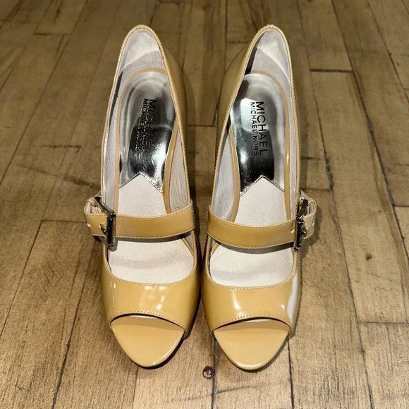 Michael Kors High Heels Womens Size 7M Beige Patent Leather Peep Toe Vamp Buckle - Picture 3 of 9